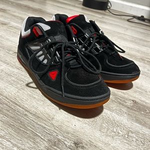 New (no box) Axion Complex low Size 12